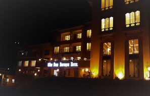 Mặt tiền nơi lưu trú