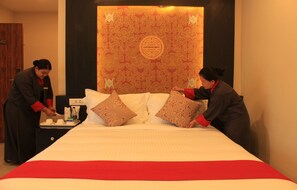 Minibar, két bảo mật t ại phòng, bàn, phòng cách âm 