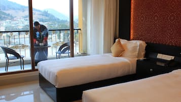 Quarto luxo, 1 quarto, para não fumantes | Frigobar, cofres nos quartos, escrivaninha, quartos à prova de som