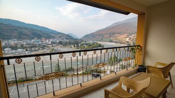 Deluxe Room, 1 Bedroom, Non Smoking | Terrace/patio