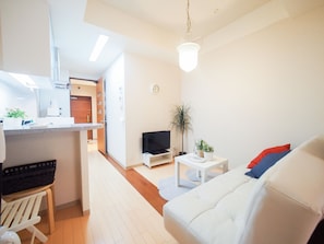 Apartment | Living room | Flat-screen TV