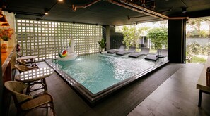 Indoor pool, sun loungers - The Echo Hotel (Chiang Mai)