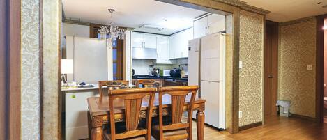 Full House | Private kitchen | Full-sized fridge, microwave, stovetop, electric kettle