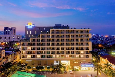 Front of property. Sunflower International Village