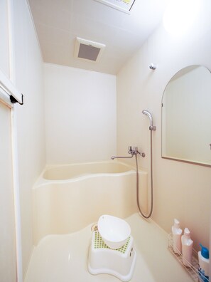 Departamento | Baño | Tina y regadera independientes y tina profunda 