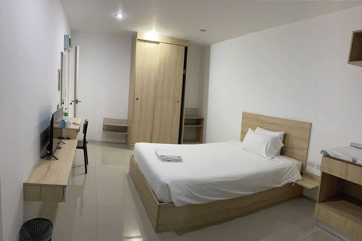 1 habitación, cortinas blackout, wifi gratis y ropa de cama