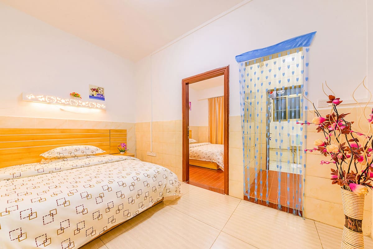 Desk, blackout curtains, free WiFi, bed sheets