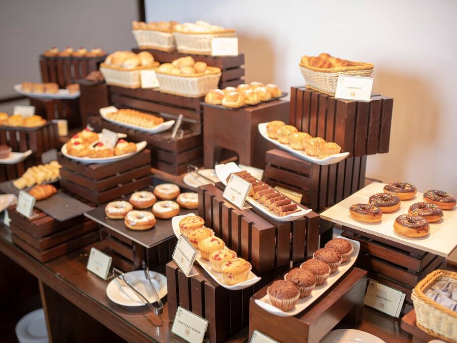Daily buffet breakfast for a fee