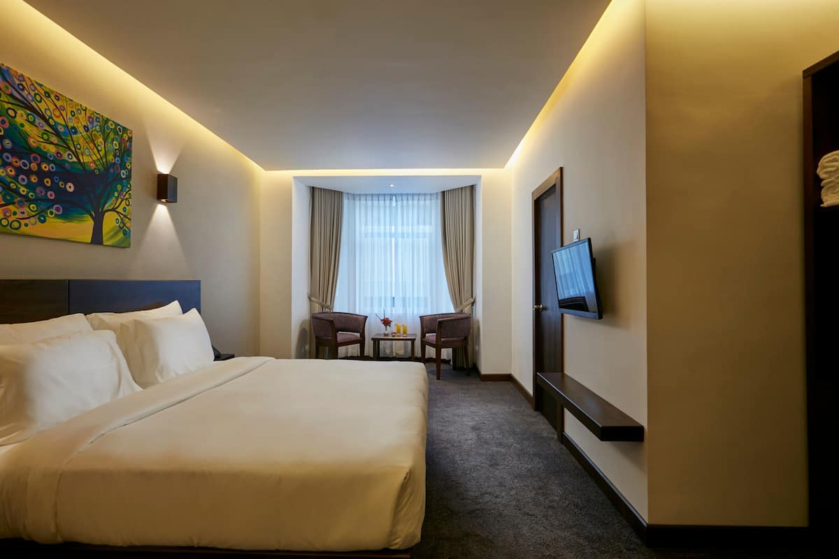 Deluxe-Doppel- oder -Zweibettzimmer, Nichtraucher, Blick auf den Innenhof | 1 Schlafzimmer, italienische Bettbezüge von Frette