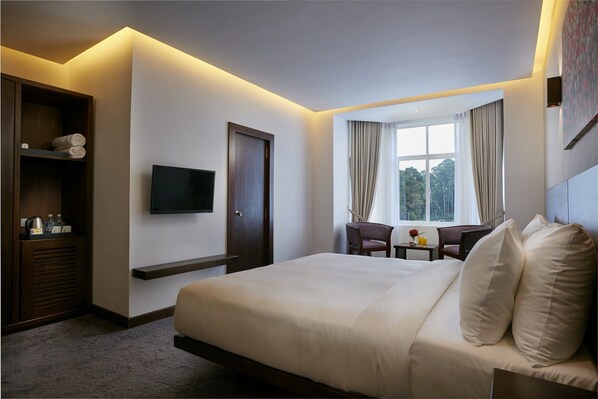 Deluxe Double or Twin Room, Non Smoking, Mountain View | Frette Italian sheets, premium bedding, memory-foam beds, minibar - Galway Heights Hotel (Nuwara Eliya)