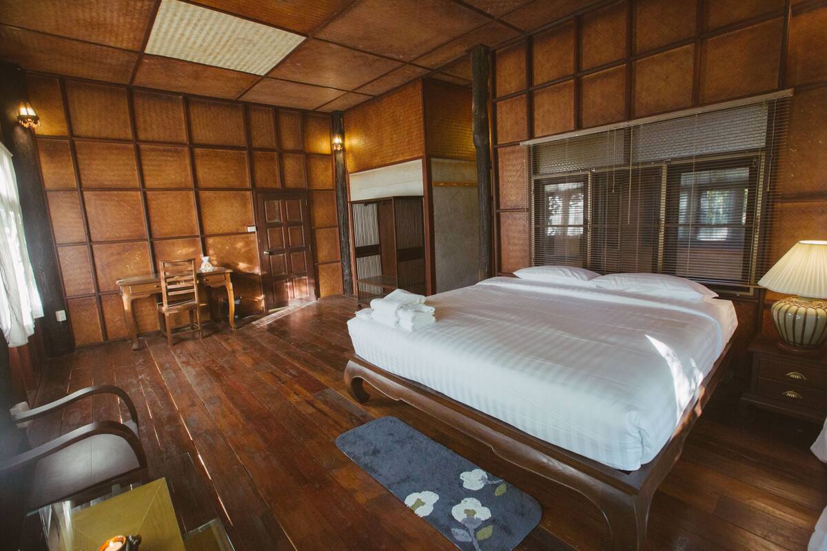 Bamboo Bungalow | Bàn, màn/rèm cản sáng, truy cập Internet không dây miễn phí