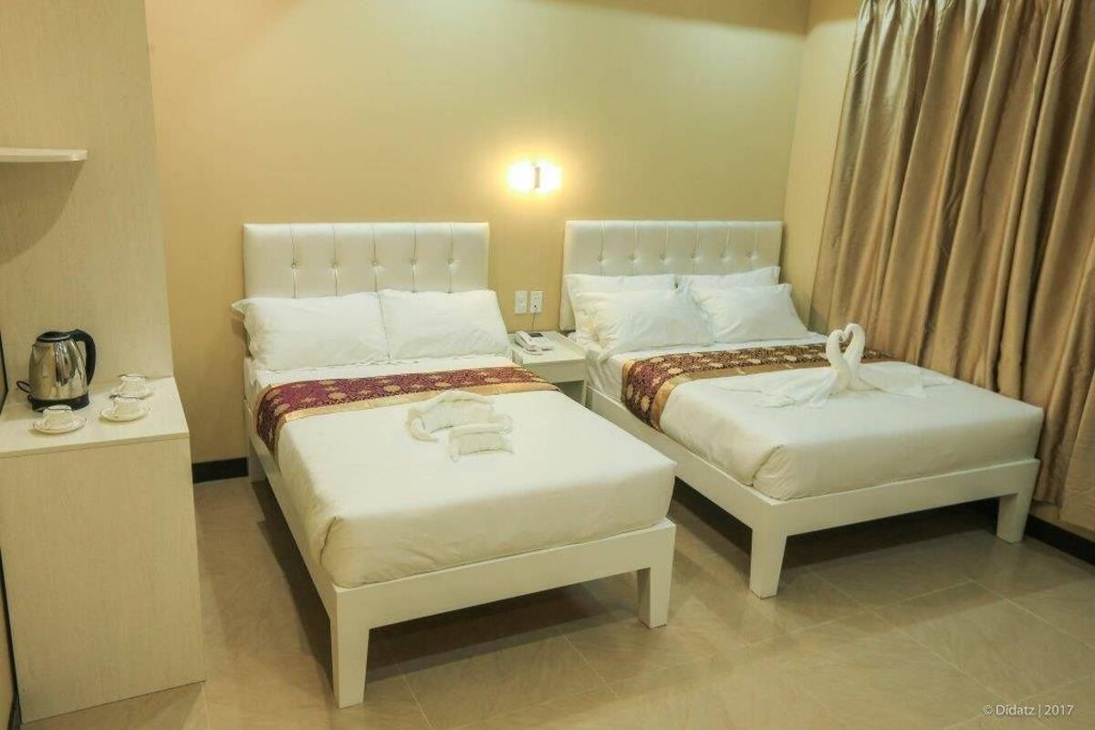 Twin Room | In-room safe, desk, blackout drapes, soundproofing