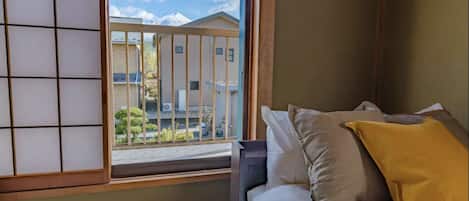 Traditional-Haus (Private Vacation Home) | 4 Schlafzimmer, kostenloses WLAN, Bettwäsche