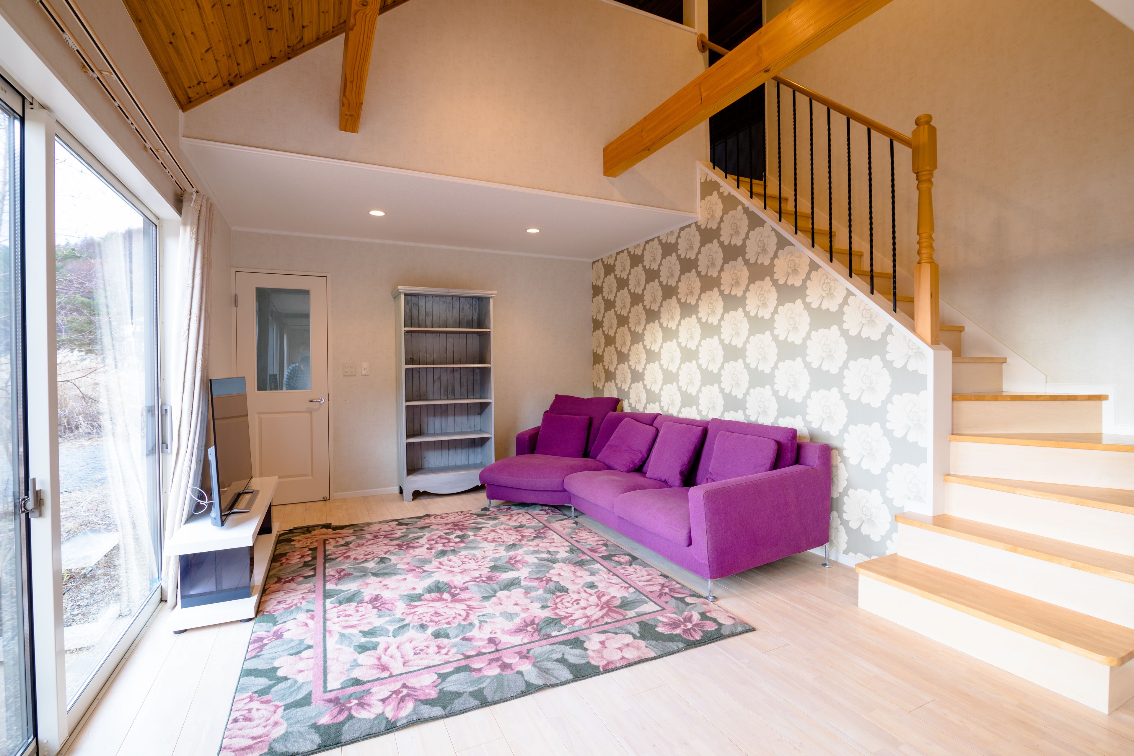 Private Vacation Home | Living area | Flat-screen TV, Netflix