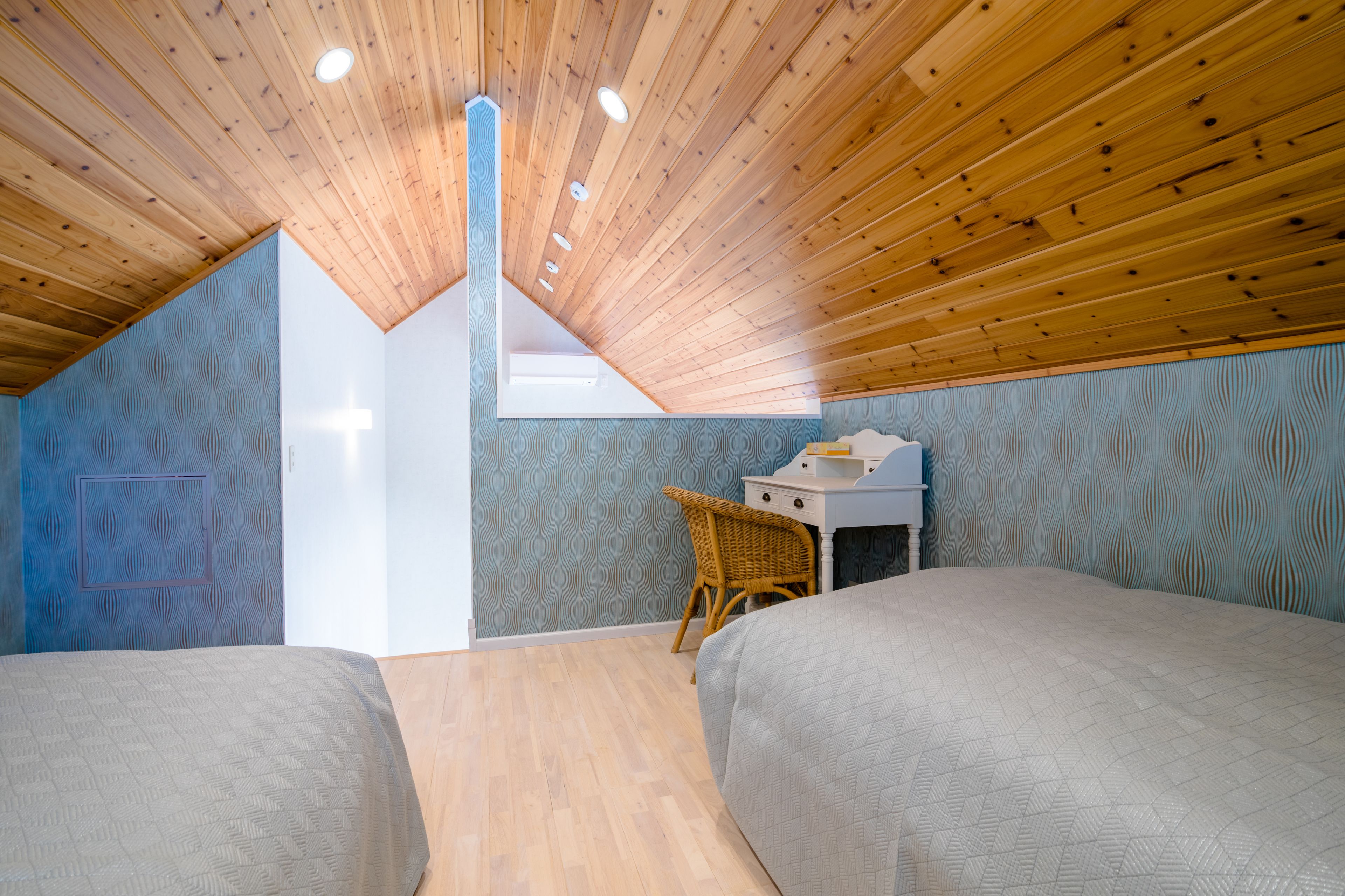 一軒家一棟貸し | 2 室のベッドルーム、デスク、WiFi (無料)