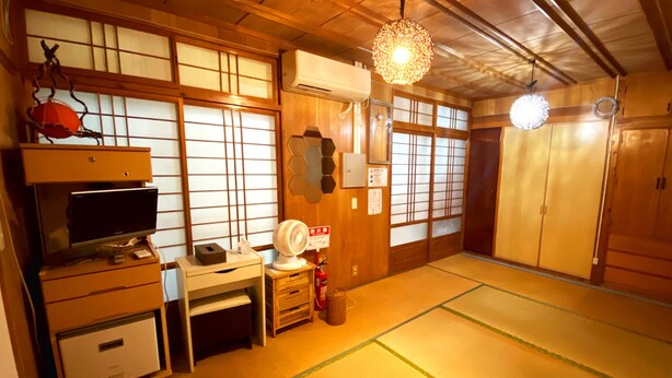 트래디셔널룸, 침대(여러 개), 금연, 공용 욕실 (Japanese Style)