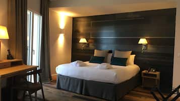 Chambre Vue Mer Balcon Prestige | 13 bedrooms, in-room safe, individually decorated