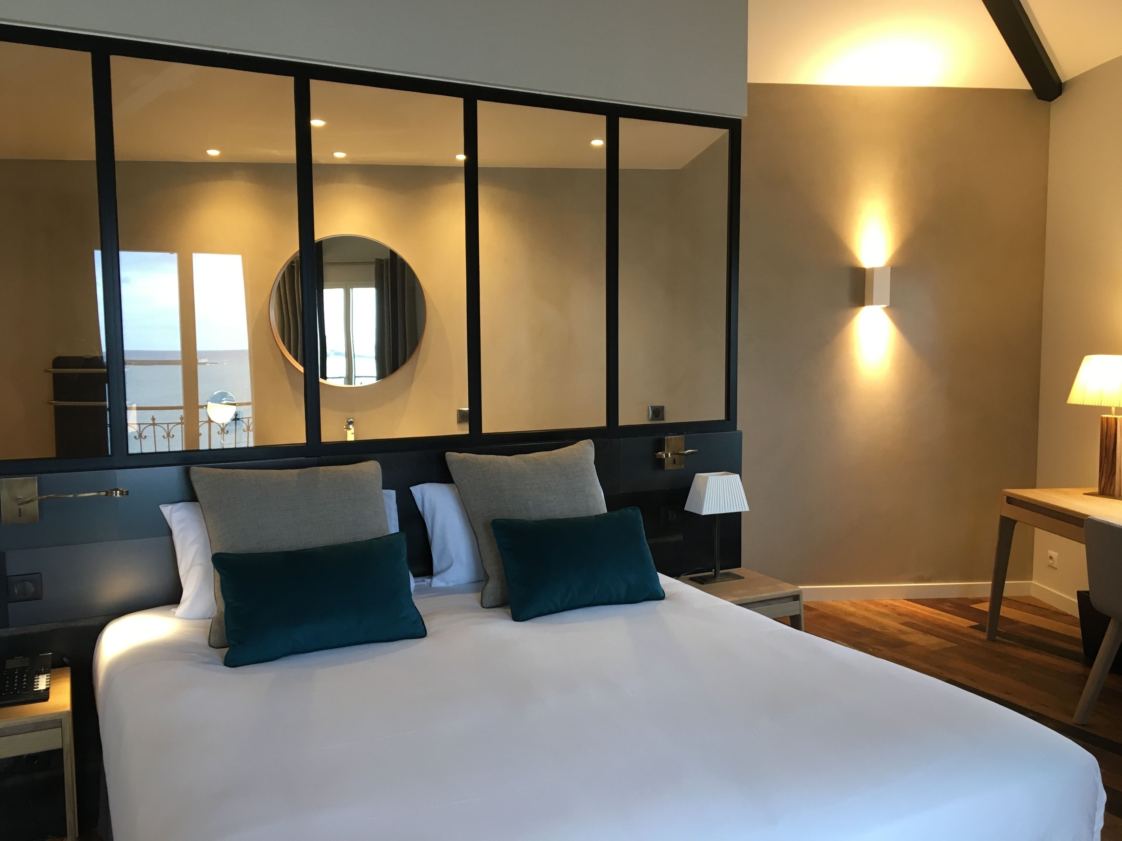 chambre vue mer balcon prestige supérieure | 13 bedrooms, in-room safe, individually decorated