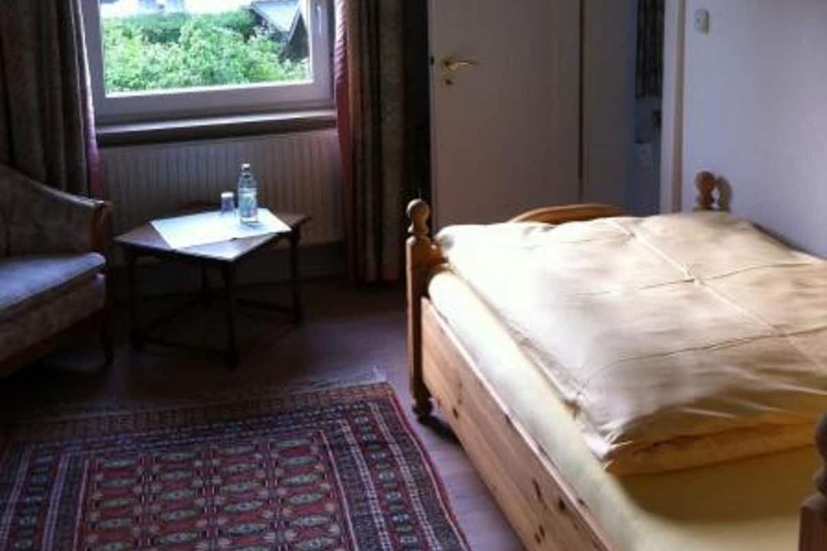 Single Room | Hypo-allergenic bedding, in-room safe, blackout curtains