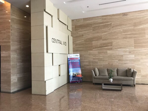 Lobby sitting area - Jenny's Home in Sunrise City Building W3 (Ho Chi Minh City)