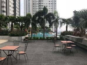 Outdoor pool - Jenny's Home in Sunrise City Building W3 (Ho Chi Minh City)