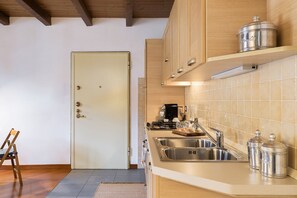 Apartment, 2 Schlafzimmer | Eigene Küche | Kühlschrank, Ofen, Herdplatte, Geschirrspüler