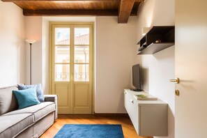 Apartment, 2 Schlafzimmer | Wohnbereich | Flachbildfernseher
