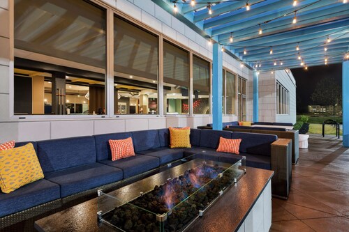 Tru by Hilton Greenville Woodruff Road