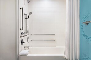 Dusche im Bad