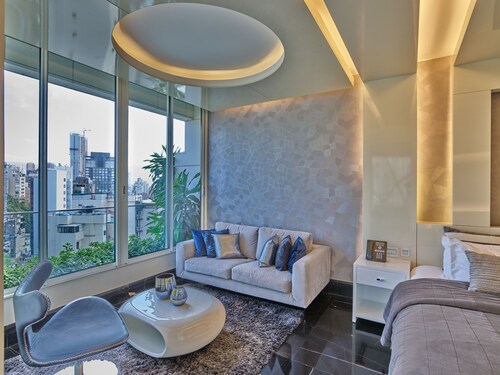 Sodeco Suites