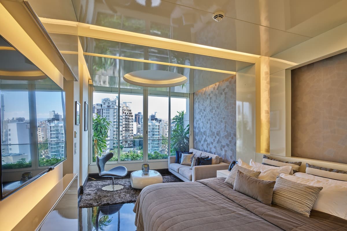 Sodeco Suite | 1 bilik tidur, gebar bulu kapas, bar mini, peti besi dalam bilik