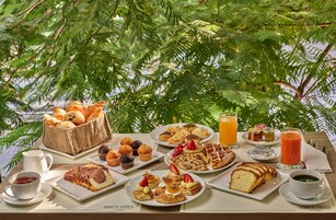Free daily cooked-to-order breakfast