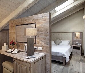 Chambre Double Deluxe | Lits pliants/supplémentaires, Wi-Fi gratuit, draps fournis