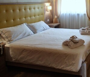 Deluxe Double Room | Rollaway beds, free WiFi, bed sheets