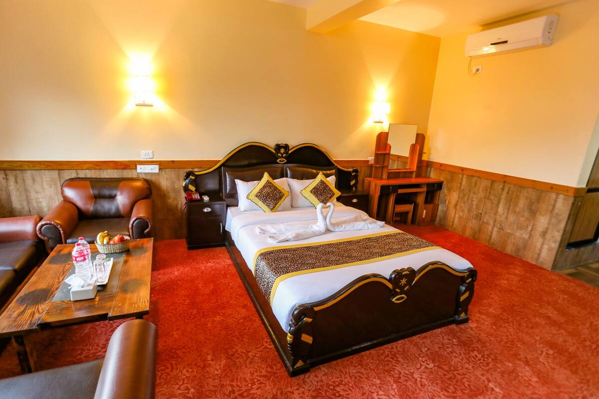 Chambre supérieure double, 1 grand lit, fumeur, vue sur le lac | 1 chambre, literie hypoallergénique, rideaux d’obscurcissement
