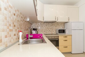 Private kitchen - Apartments Villa Ines (Vodice)