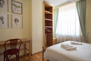 Doppelzimmer, eigenes Bad | Zimmersafe, Bügeleisen/Bügelbrett, Babybetten, Zustellbetten