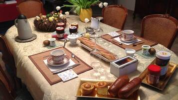 Free daily local cuisine breakfast