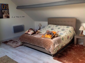 Habitación doble (Nature) | Decoración personalizada, muebles diferentes y escritorio 