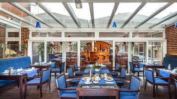 Tägliches inbegriffenes nach Wunsch zubereitetes Frühstück