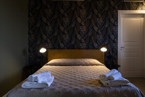Comfort Room, Courtyard View | Minibar, desk, free WiFi, bed sheets