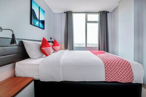 Desk, laptop workspace, free WiFi, bed sheets