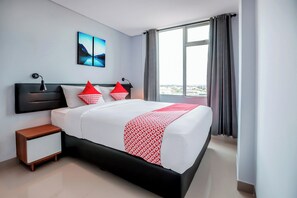 Deluxe Suite | Desk, laptop workspace, free WiFi, bed sheets