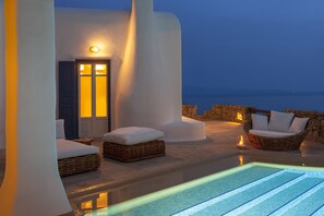 AGL Luxury Villas Daphne | Terrace/patio