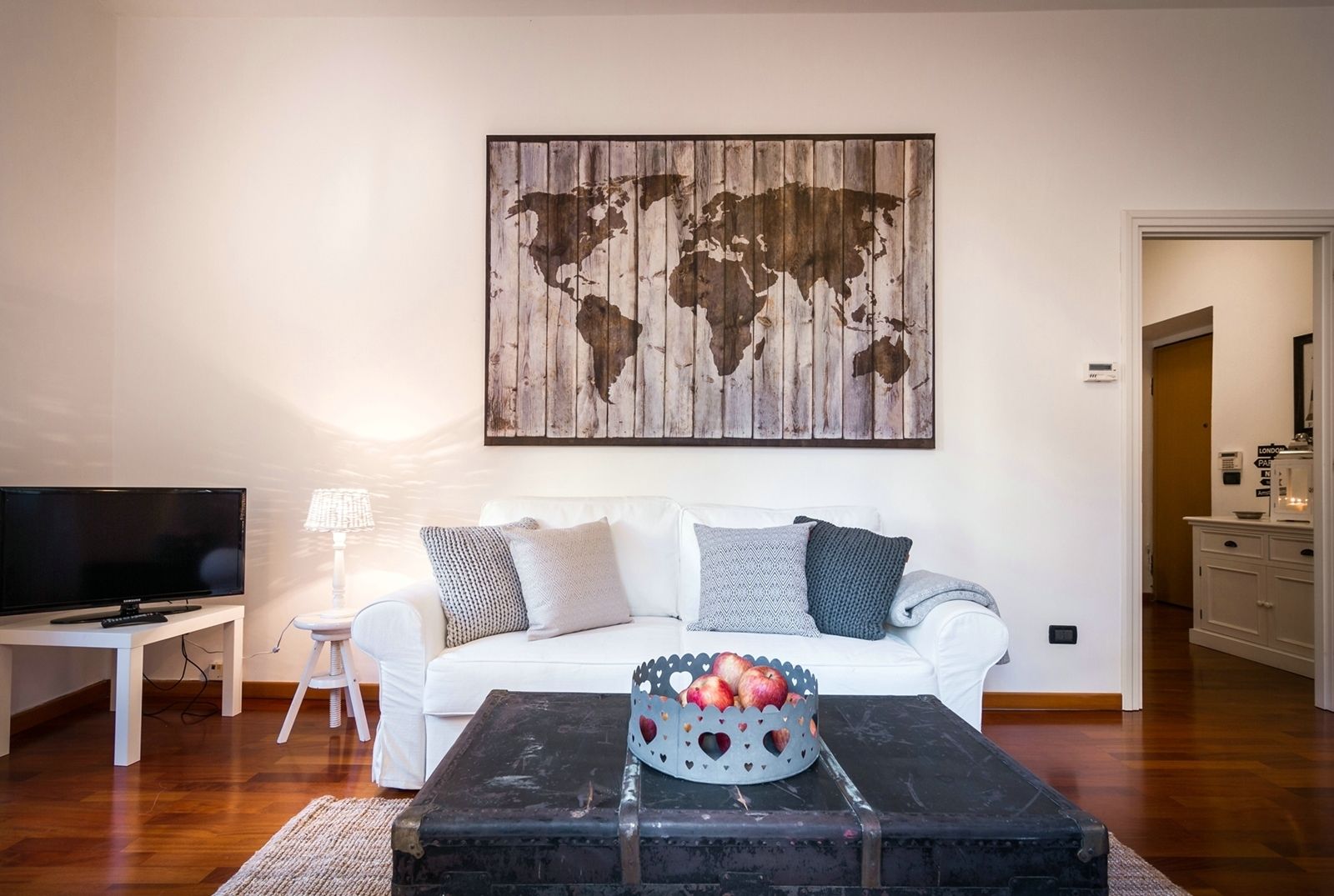 アパートメント 1 ベッドルーム | リビングルーム | 30 インチの薄型テレビ (デジタル放送視聴可)、テレビ