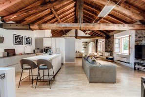 Apartment, 1 Bedroom | Living area | Flat-screen TV - La Corte delle Rondini (Como)