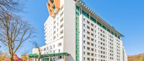 Mặt tiền nơi lưu trú