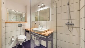 Studio, Balcony (504) | Bathroom | Towels - Apartamenty Sun & Snow Etna (Kolobrzeg)
