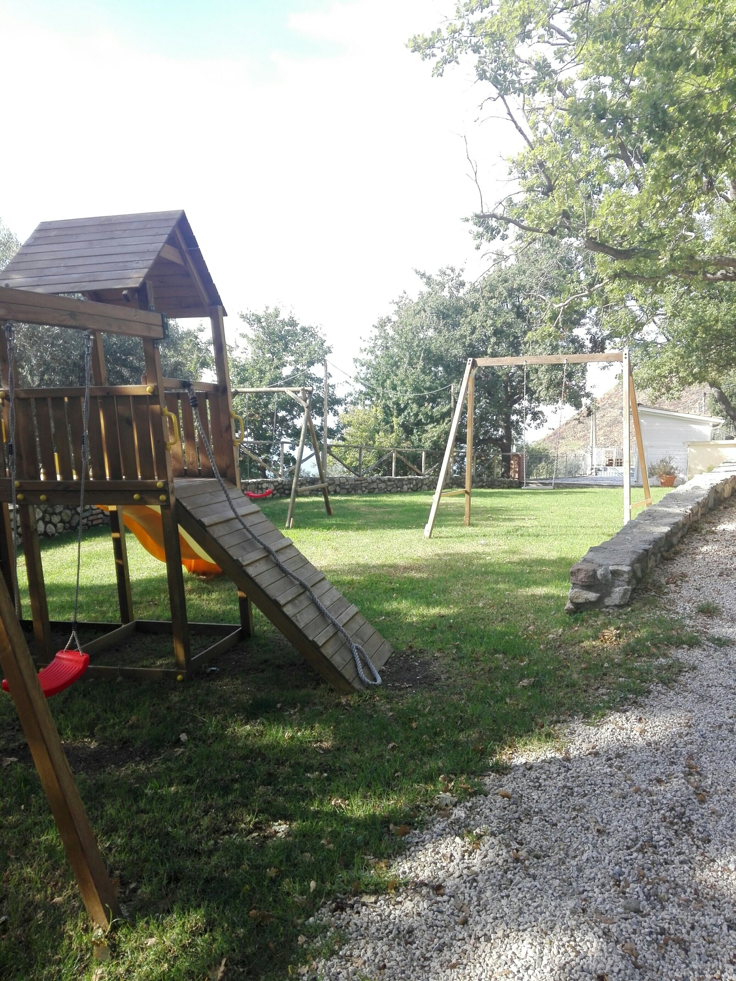 Área de juegos infantiles al aire libre