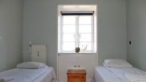 Unclassified image, 2 of 27, button - Valmuevej Apartment (Copenhagen)